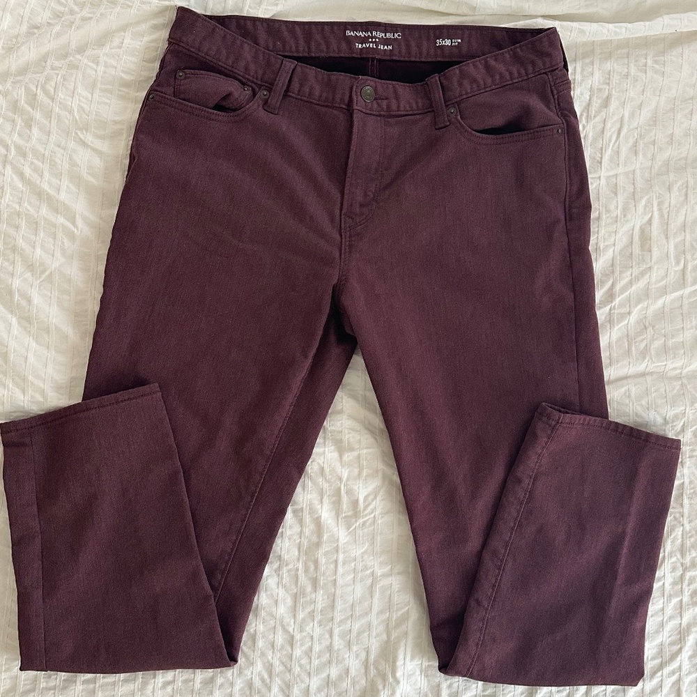 Banana Republic Factory Outlet Mens Travel Jean Burgundy/Maroon Slim Fit. 35x30